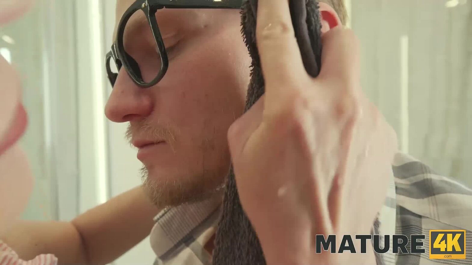 Sex Cô Giáo Thực Tập Bị Hiệu Trưởng Sex Trong Phòng Hiệu Trưởng